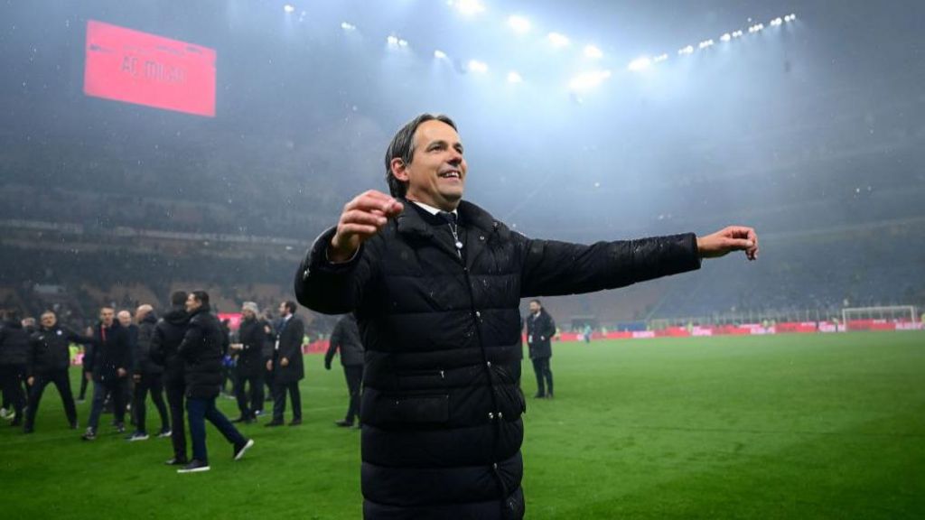 Simone Inzaghi celebrates his side's title success