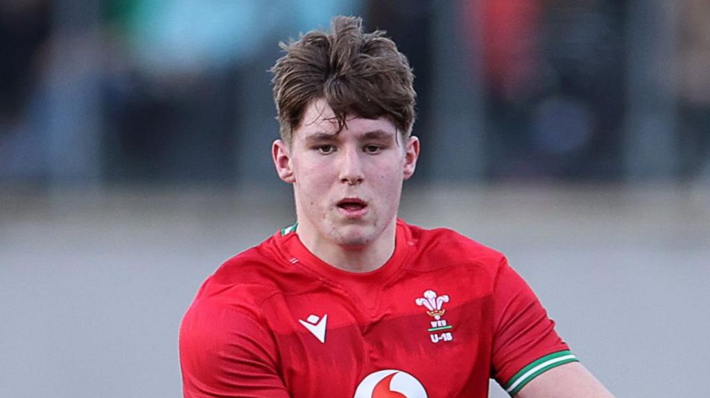 Wales U20s: Emmanuel brothers named in squad for South Africa - BBC Sport