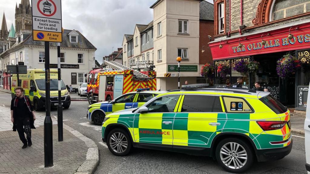 Man dies after flat fire in Truro - BBC News