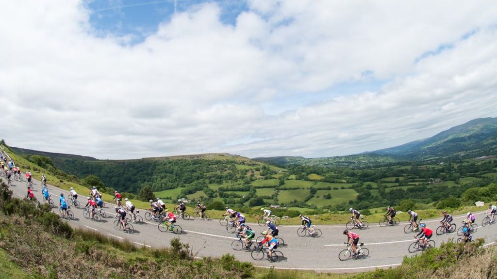 Roads close as 15,000 join Velothon Wales cycle race
