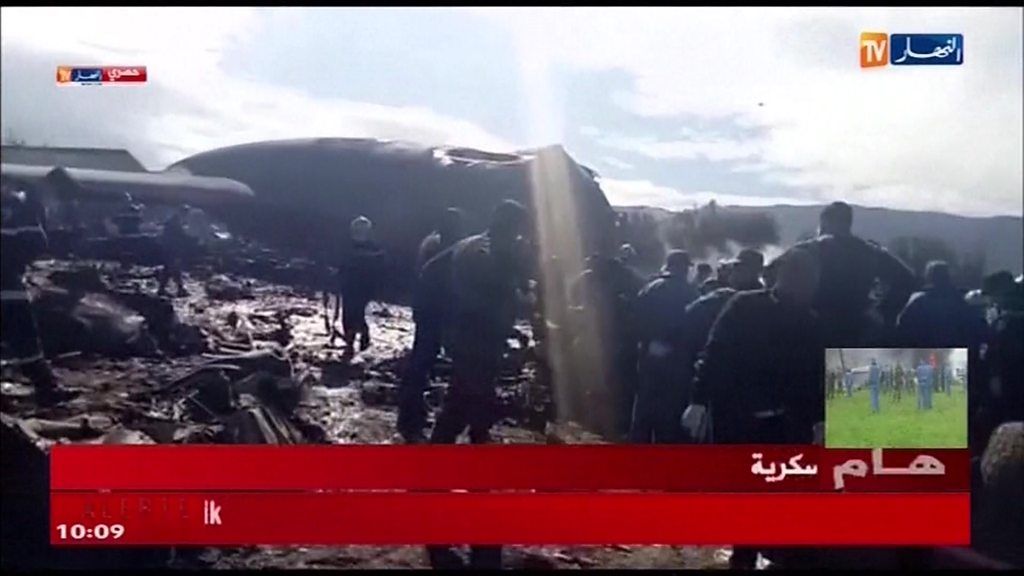 More than 250 people have been killed after a military plane crashed in Algeria, local media report.