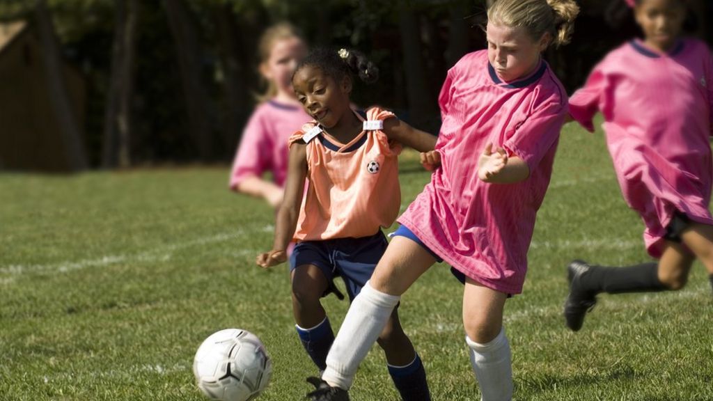 Girls in football: Plans for more girls' football in schools by 2024 - CBBC Newsround