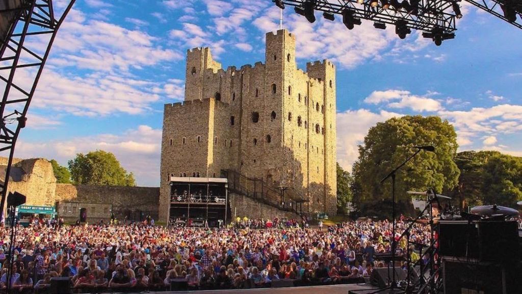 Pop concert in the grounds of Rochester Castle