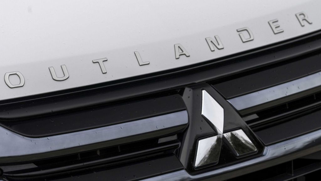 Mitsubishi Outlander hybrid car alarm 'hacked' BBC News
