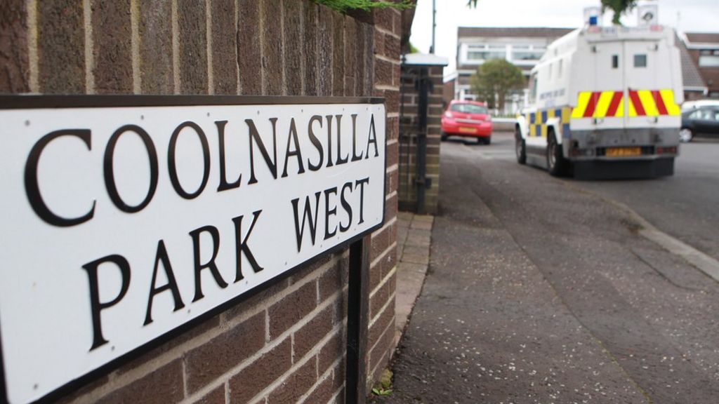 Pipe bomb made safe in west Belfast - BBC News