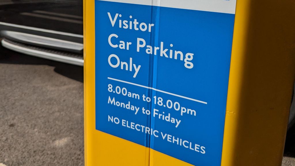 Sign banning electric vehicles