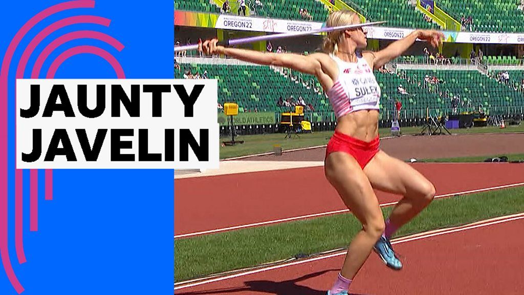 World Athletics Championships: Adrianna Sulek's bizarre javelin run-up