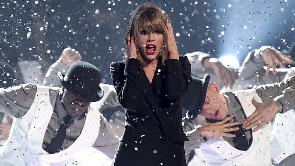Taylor Swift at the 2015 Brits