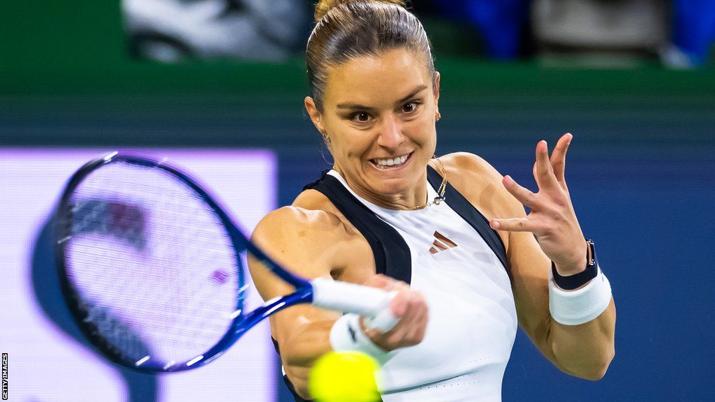 Maria Sakkari hits a forehand