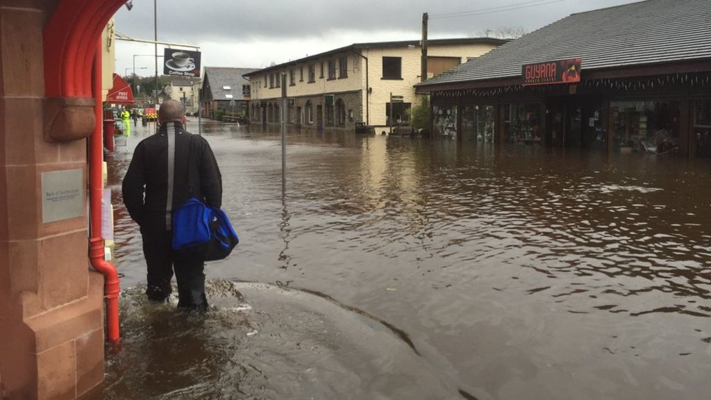 Stirling Council offers flooding grants BBC News