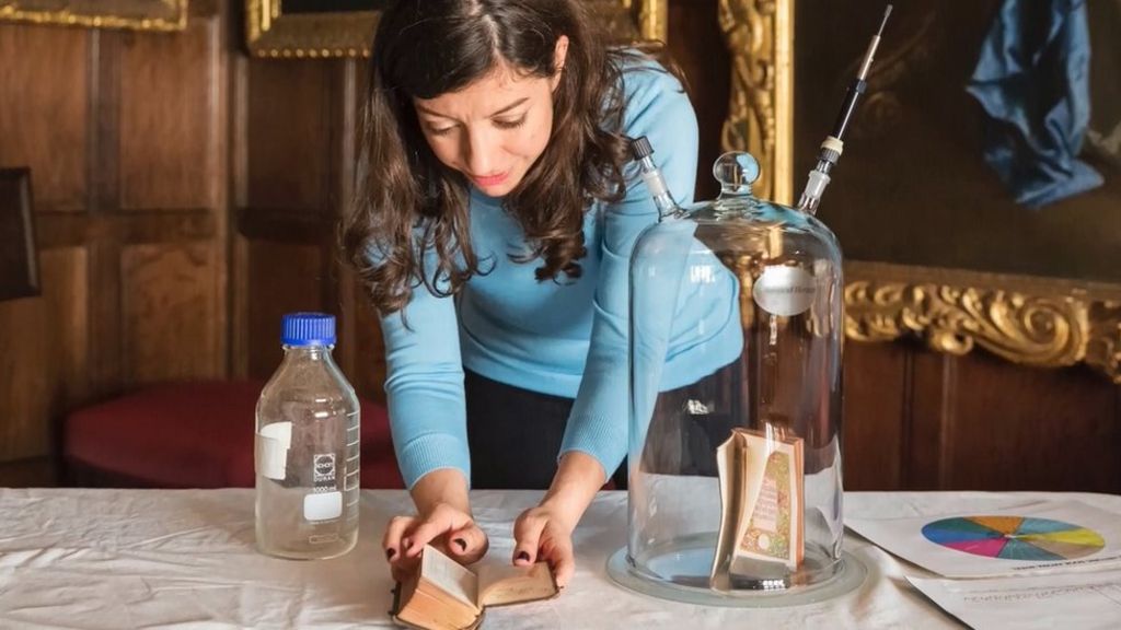 New project to find out what Europe smelt like from 16-20th century - CBBC Newsround