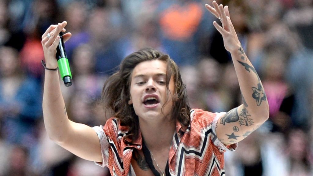 Harry Styles' hot Saturday night date - BBC News