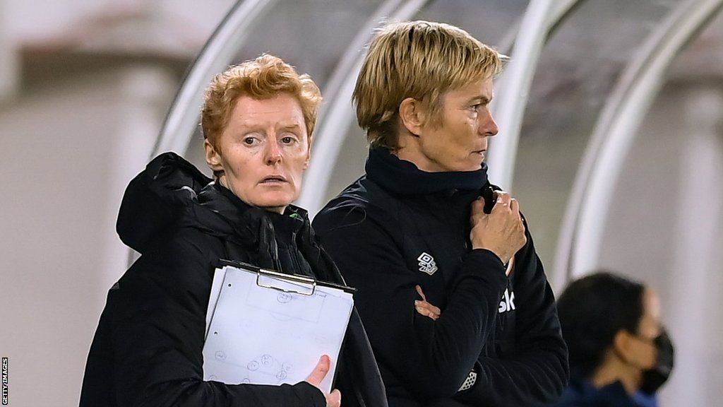 Eileen Gleeson and Vera Pauw pictured during the Republic of Ireland's match against Finland in October 2021