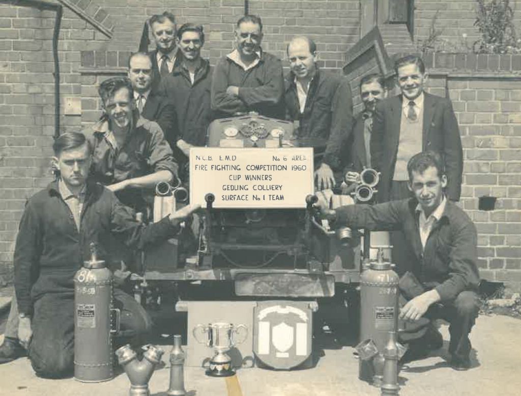 Gedling Colliery miners mark 25 years since pit closure - BBC News