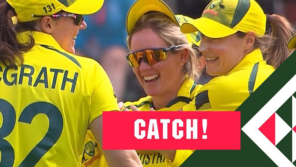 Women's World Cup: Beth Mooney takes 'absolute screamer' at second slip