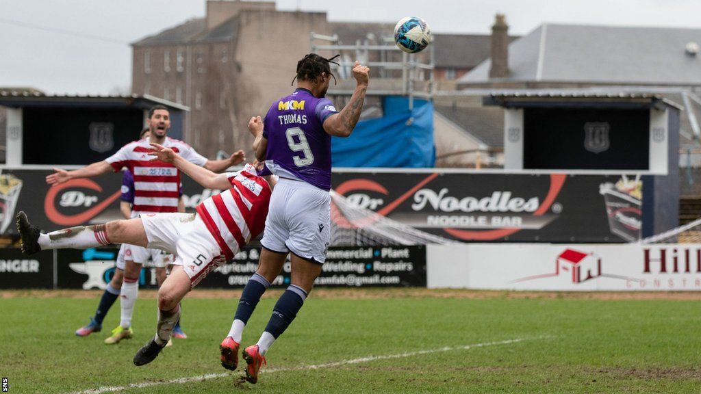 Kwame Thomas' header concluded the rout and was his first goal for Dundee