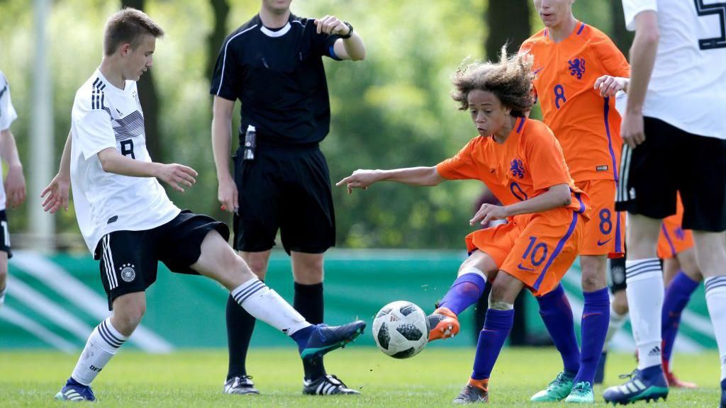 Xavi Simons playing for Netherlands youth team