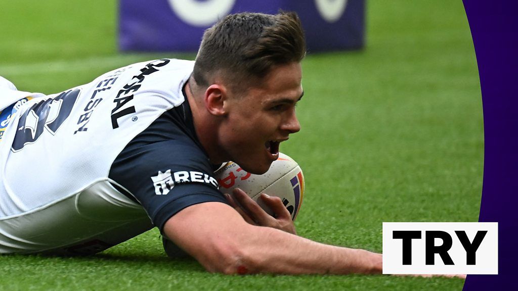 Rugby League World Cup: Jack Welsby scores 'magic' first try of World Cup