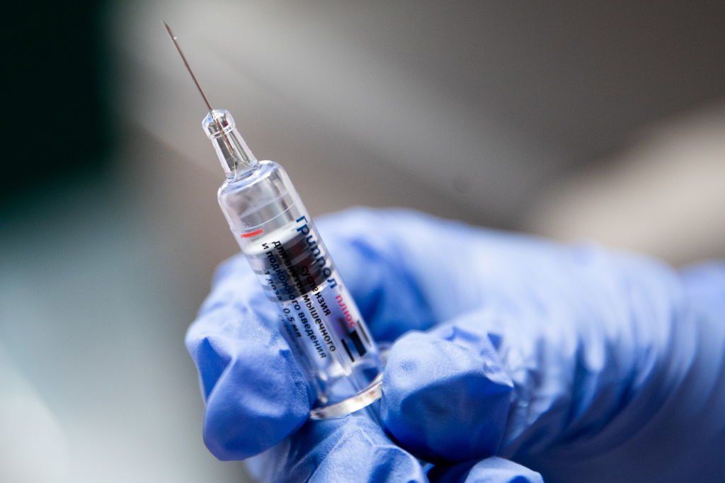 A syringe containing a flu vaccination.