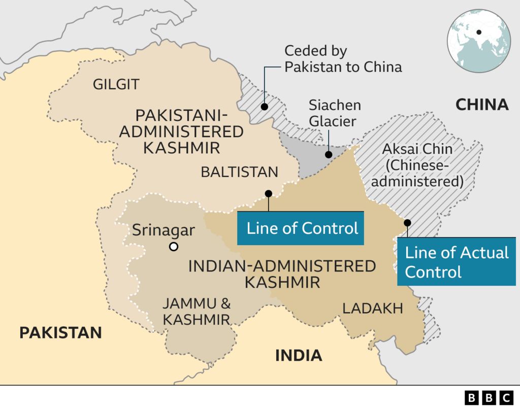 Карта, показывающая границу или «линию контроля» между Кашмиром, находящимся под управлением Пакистана, и Кашмиром, находящимся под управлением Индии, и «линию фактического контроля», разделяющую Кашмир, находящийся под управлением Индии и Китая.