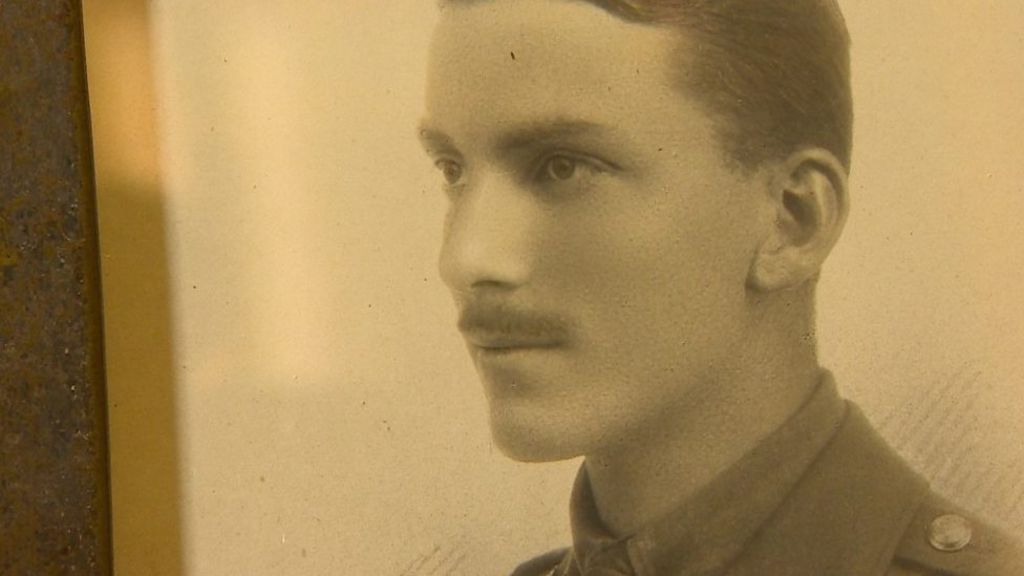 US couple returns WWI soldier's postcard