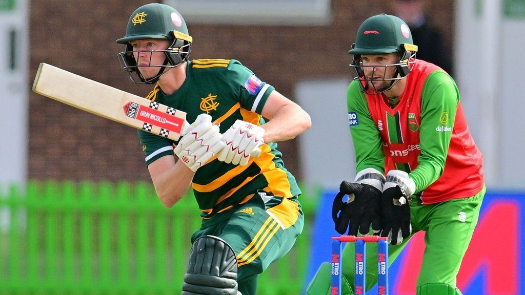 Notts batter Lyndon James and Leicestershire wicketkeeper Peter Hansdscomb