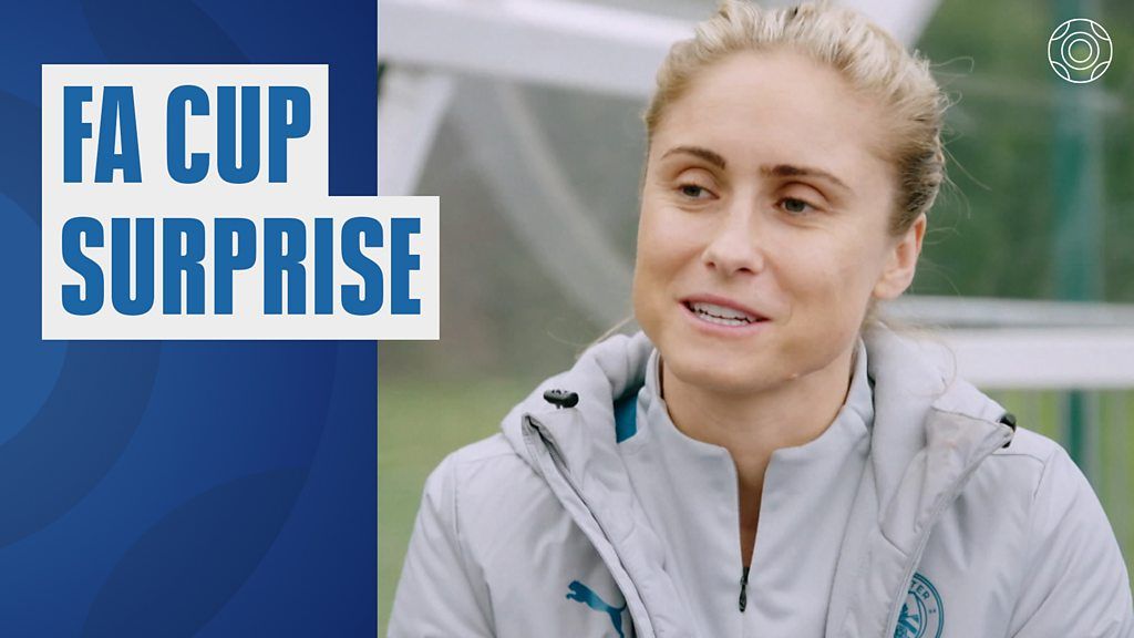 Manchester City's Steph Houghton, Vicky Losada & Laura Coombs surprise kids with FA Cup tickets