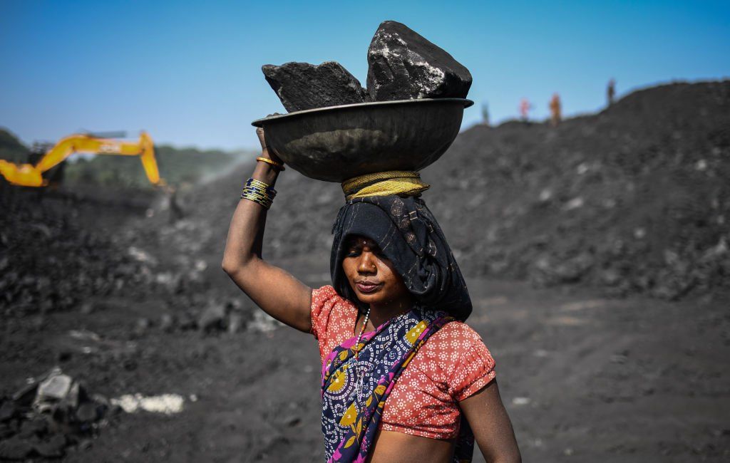 Индия сильно зависит от угля в своих энергетических потребностях