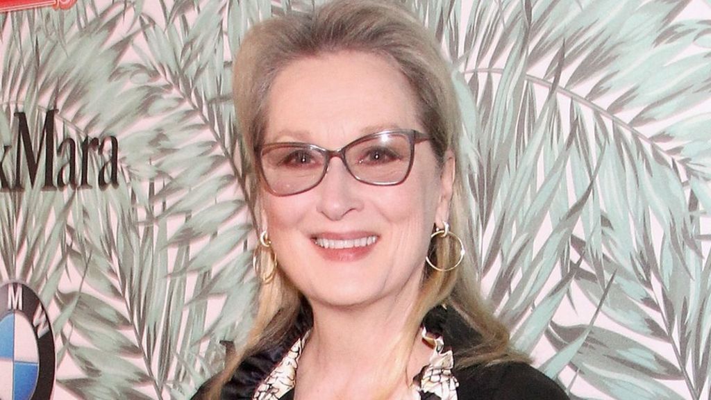 Oscars: Meryl Streep Vents Fury At Karl Lagerfeld In Dress Row - BBC News