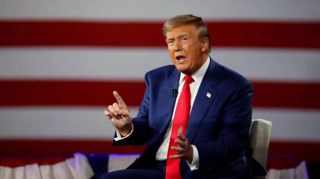 Desperate Trump tries to make election about Elon Musk — and we’re like, “yeah, maybe don’t” 🤡