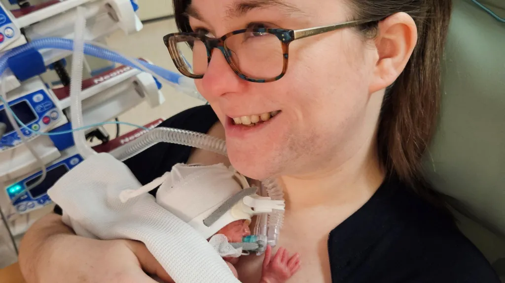 Premature Baby Born at 26 Weeks Heads Home From Hospital in Time for Christmas