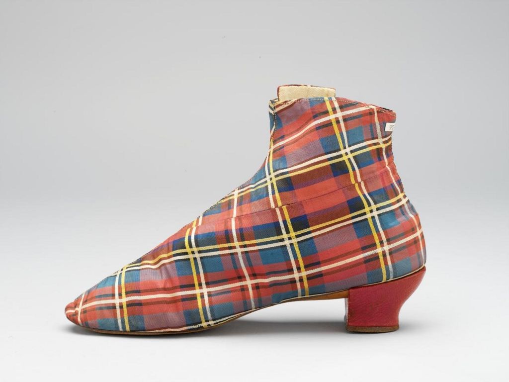 Visitors check out new Tartan exhibition at V&A Dundee BBC News