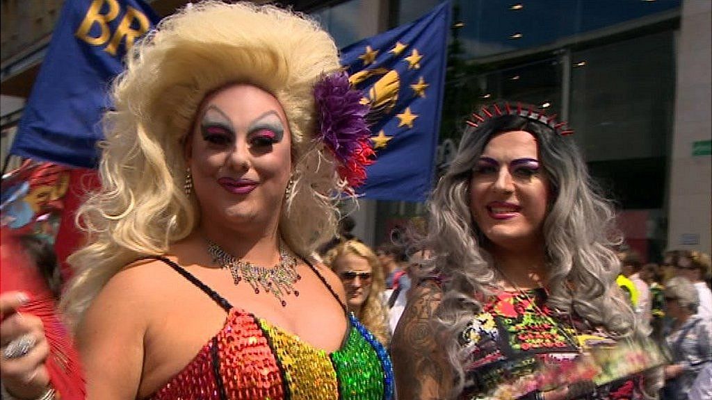 Thousands make Bristol Pride 'one of the largest' in UK - BBC News