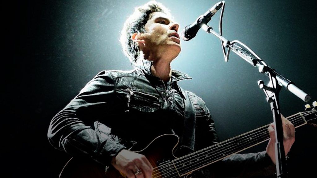 Stereophonics' Kelly Jones rang the voice from the valleys to see if fancied doing a show