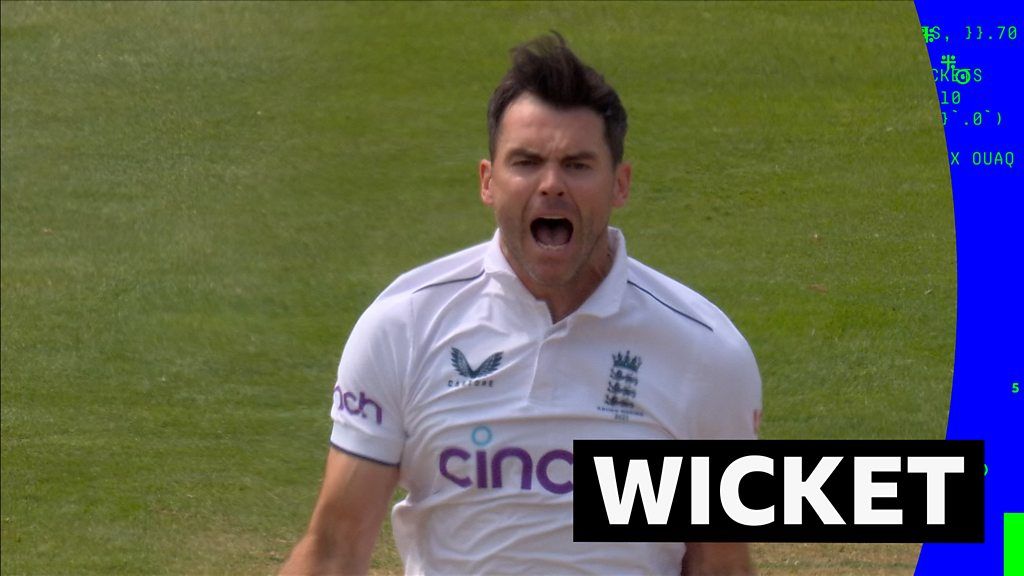 Anderson picks up huge wicket of Carey for 66