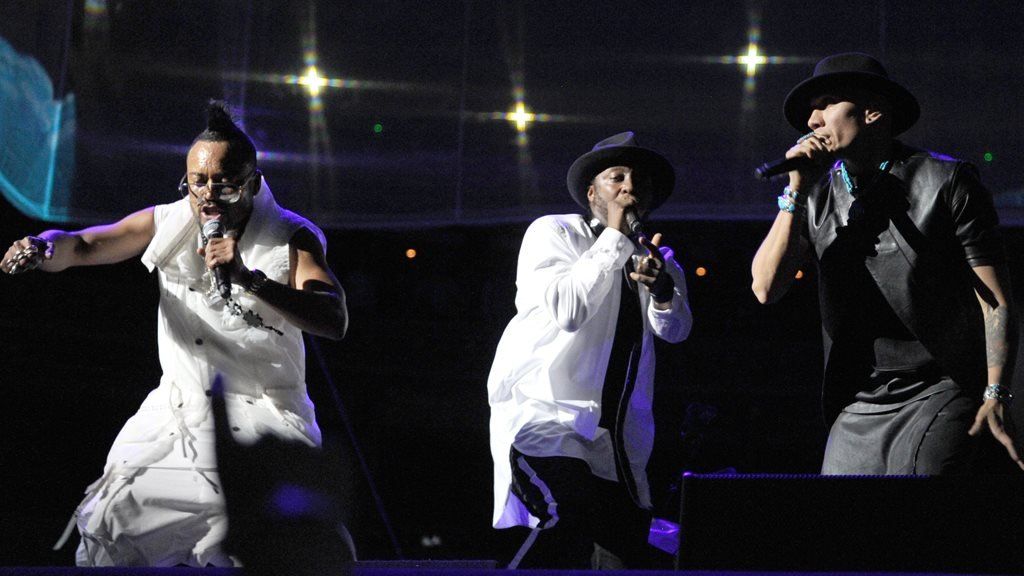 Black Eyed Peas reunite in London without Fergie BBC News