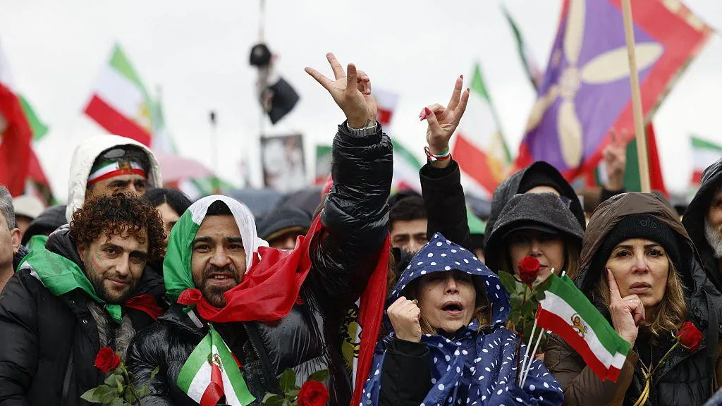 Cientos de miles de personas se suman a las protestas en Irán en todo el mundo