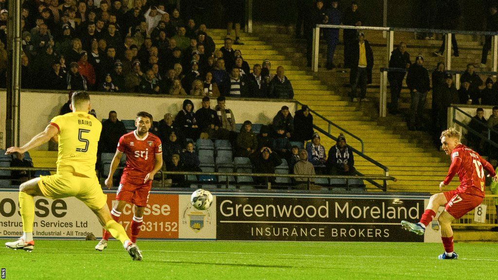 Owen Moffat scores for Dunfermline against Morton
