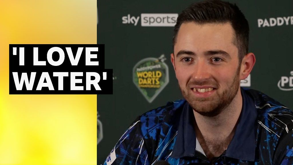 Humphries celebrates world title win with water
