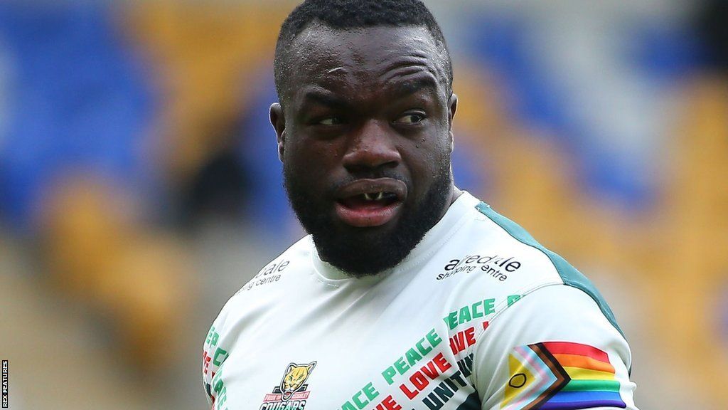 Sadiq Adebiyi in action for Keighley Cougars