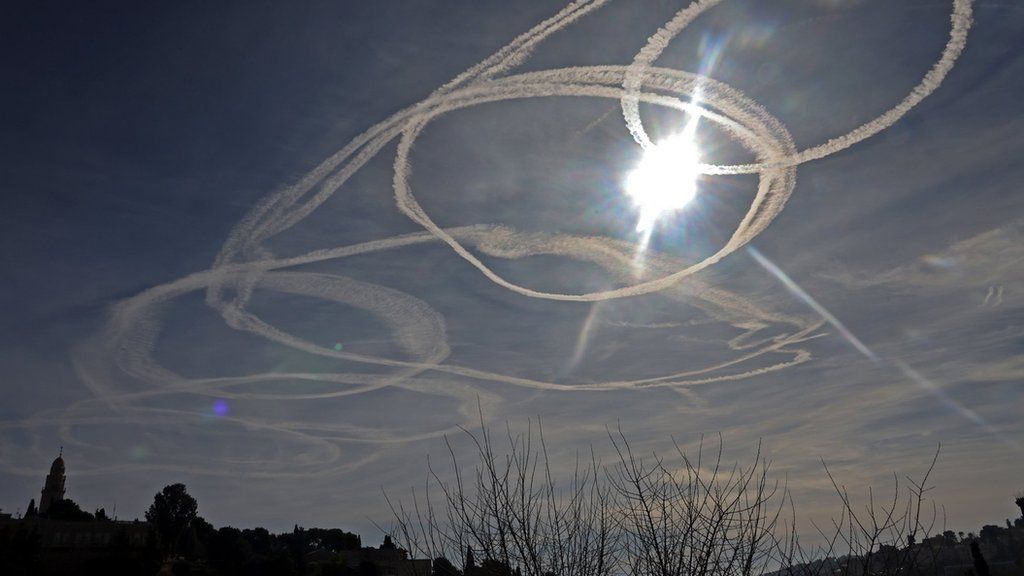 Chemtrails Whats The Truth Behind The Conspiracy Theory Bbc News 6984