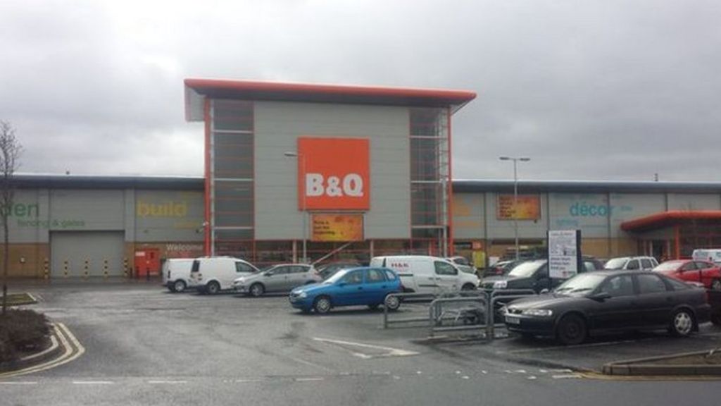 B&Q stores to close in Northern Ireland: 300 jobs will go - BBC News