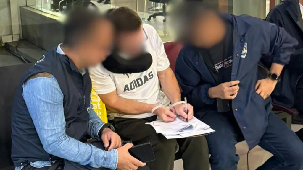 International Crime Kingpin Steven Lyons Extradited from Bali to Europe