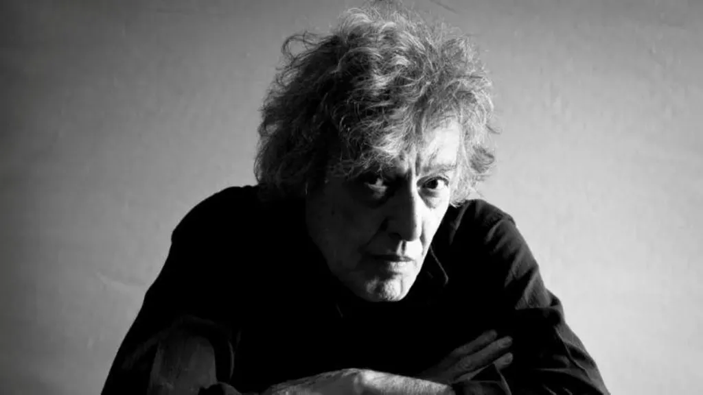 Sir Tom Stoppard, dramaturgo famoso por su ingenio y profundidad, muere a los 88 años