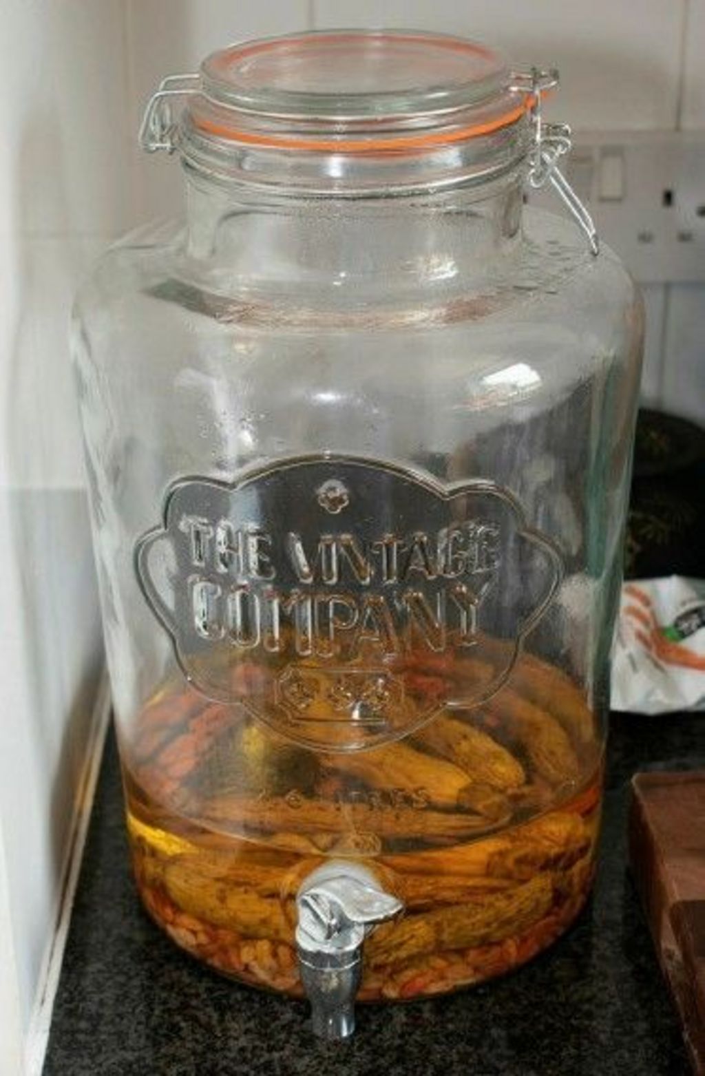 the ‘Spring of Life cocktail ’, containing a mixture of alcohols and Chinese herbal medicines, intended to stupefy guests