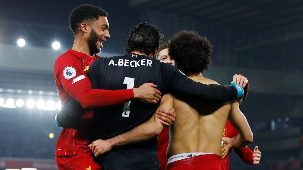 Liverpool 2 0 Manchester United Virgil Van Dijk And Mohamed Salah Goals Secure Win Bbc Sport