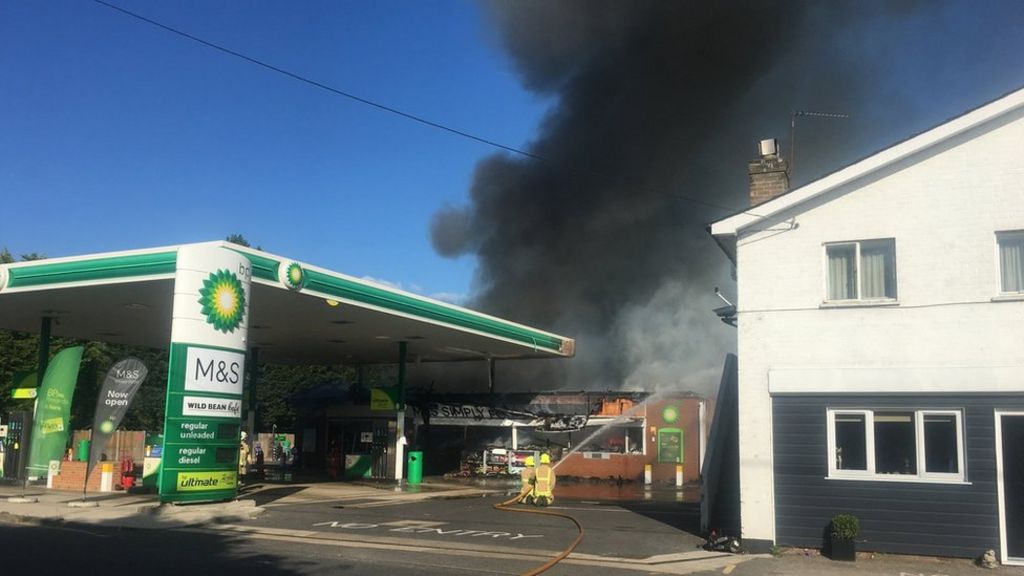 Petrol Station In Stadhampton Engulfed By Large Fire Bbc News