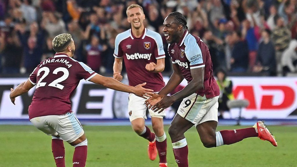 West Ham 4-1 Leicester City: David Moyes praises Michail Antonio on 'incredible night'