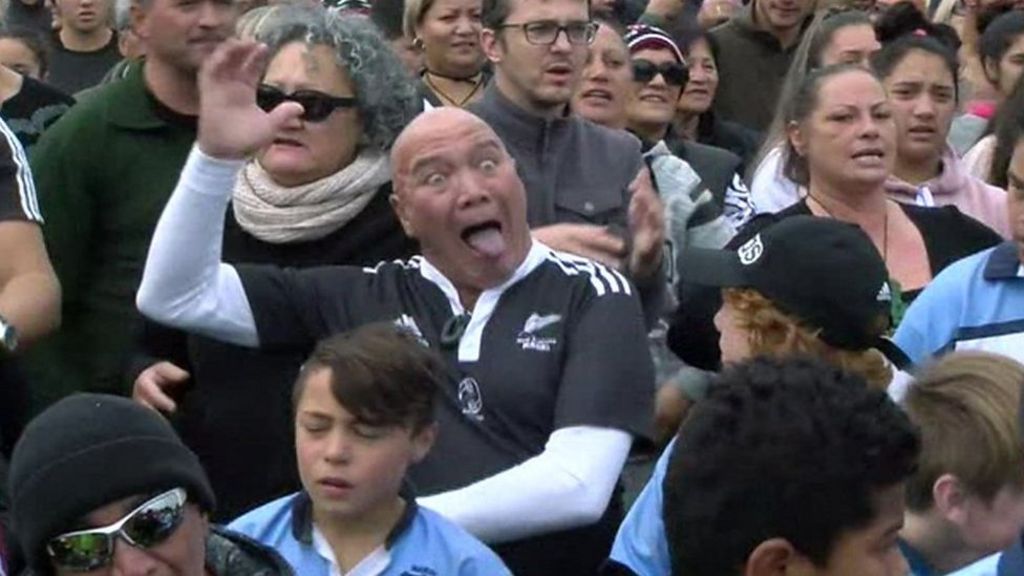 New Zealanders attempt world's largest haka in Rotorua