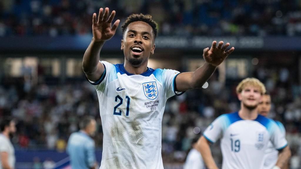 Angel Gomes celebrating for England